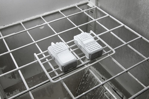 Bộ đàm kỹ thuật số IC-F4103D, IC-F3103D thử nghiệm chống bụi chông nước.