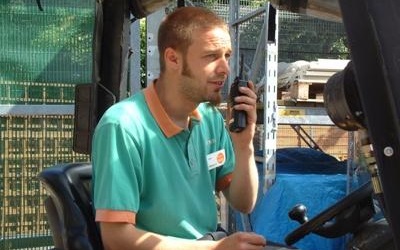 Cách sử dụng bộ đàm hai chiều để liên lạc hiệu quả