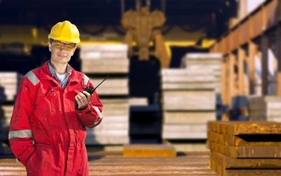 Các yếu tố cần lưu ý khi chọn bộ đàm sử dụng cho nhà máy và kho bãi